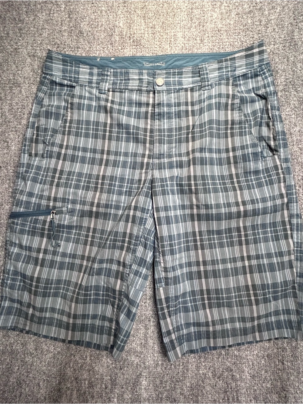 Men's Plaid Flat Front Shorts in Blue-Grey